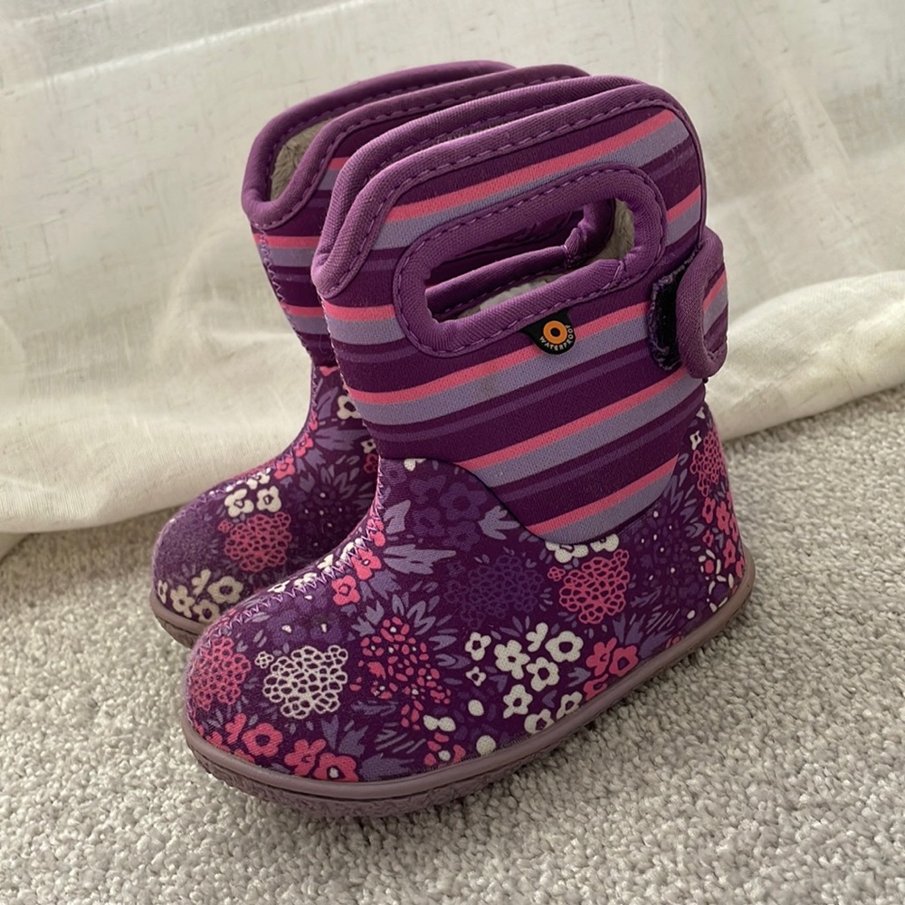 Toddler bog boots size 6